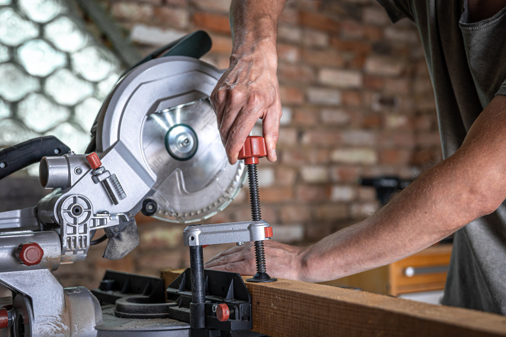 OEM vs Aftermarket DeWalt Planer Blades: What UK Buyers Should Know Before Purchasing
